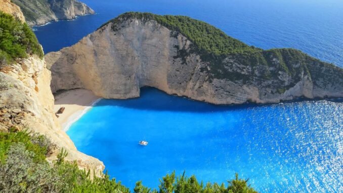 Shipwreck Beach Paradise