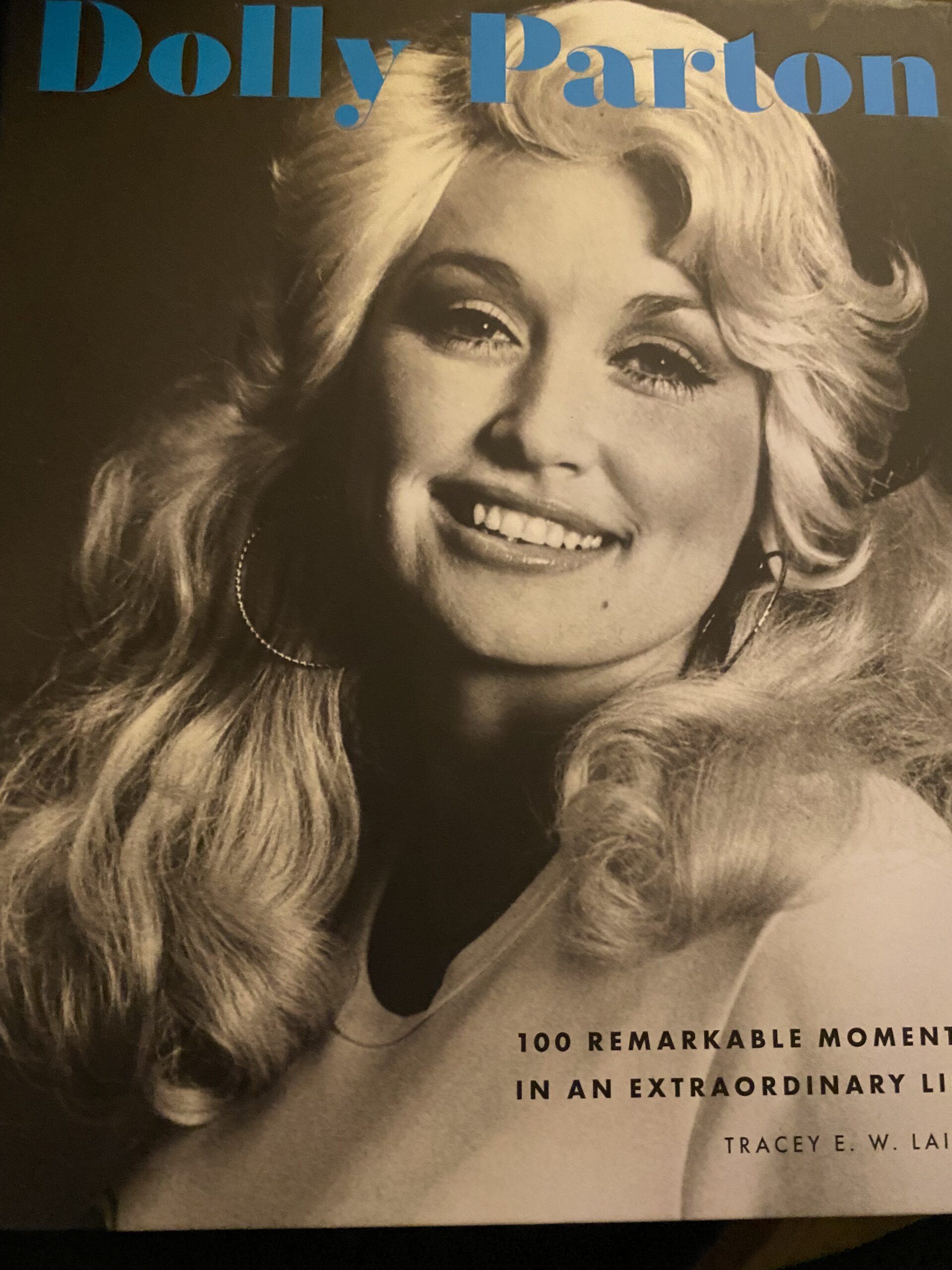 Book: Dolly Parton: 100 Remarkable Moments in an Extraordinary Life ...