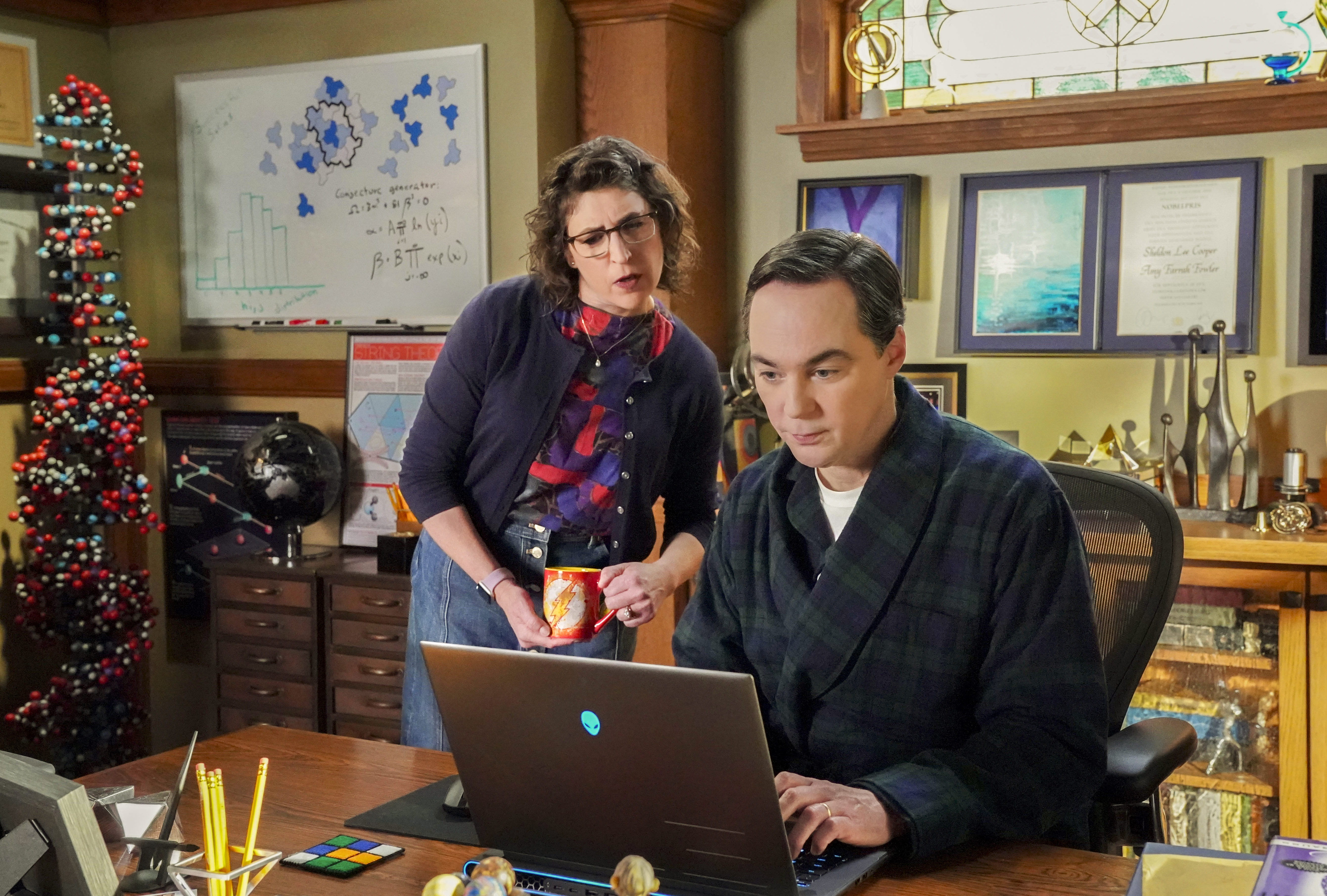 Young Sheldon - Jim Parsons and Mayim Bialik